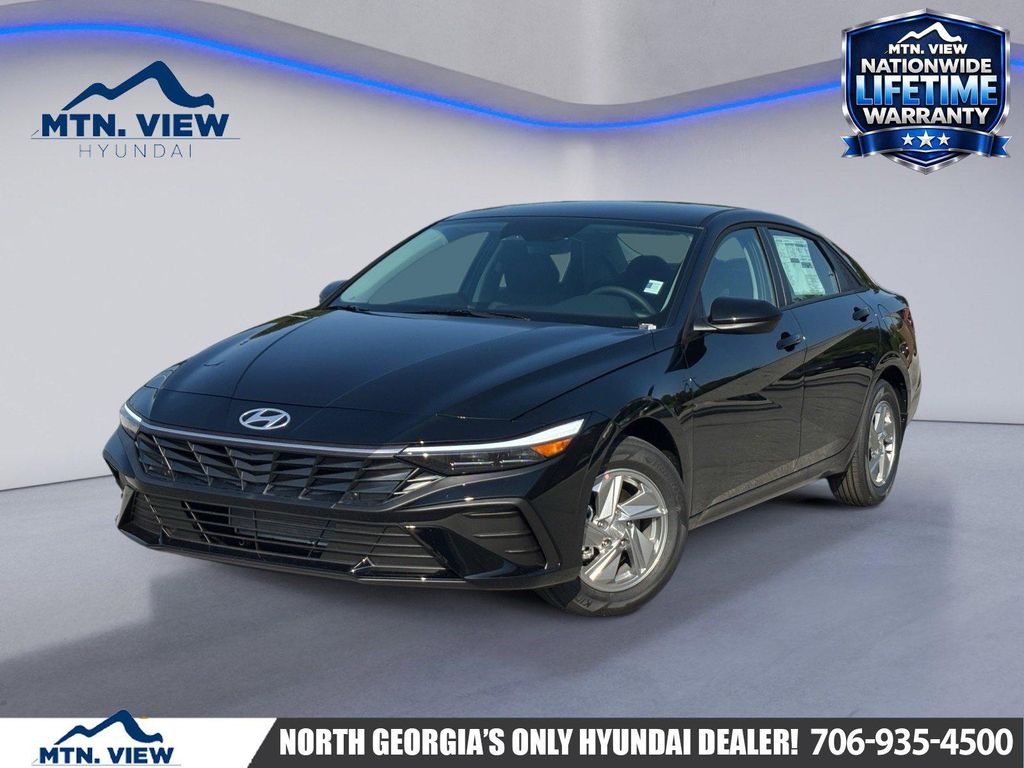 New 2026 Hyundai ELANTRA SE