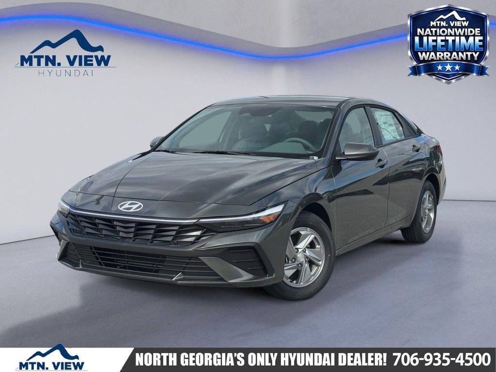 New 2026 Hyundai ELANTRA SE