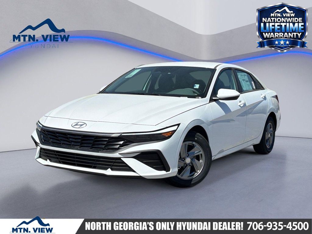 New 2026 Hyundai ELANTRA SE