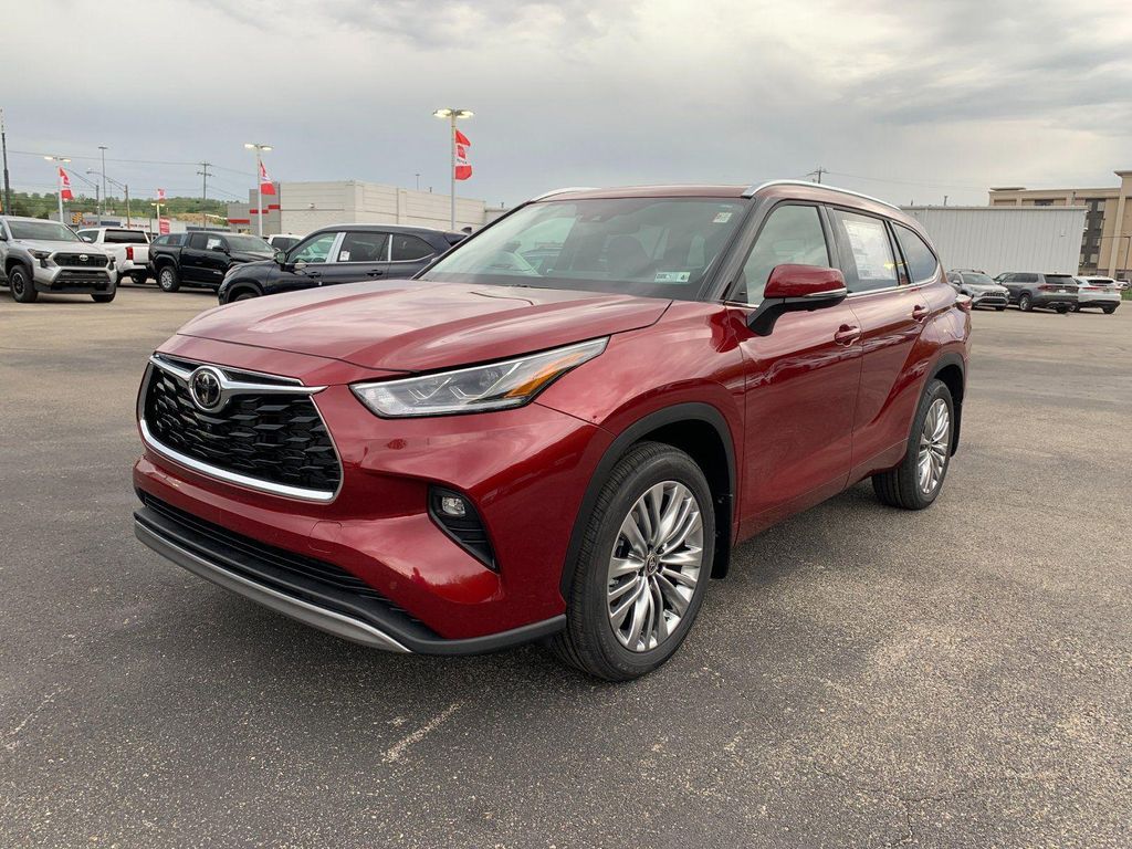 New 2026 Toyota Highlander Platinum