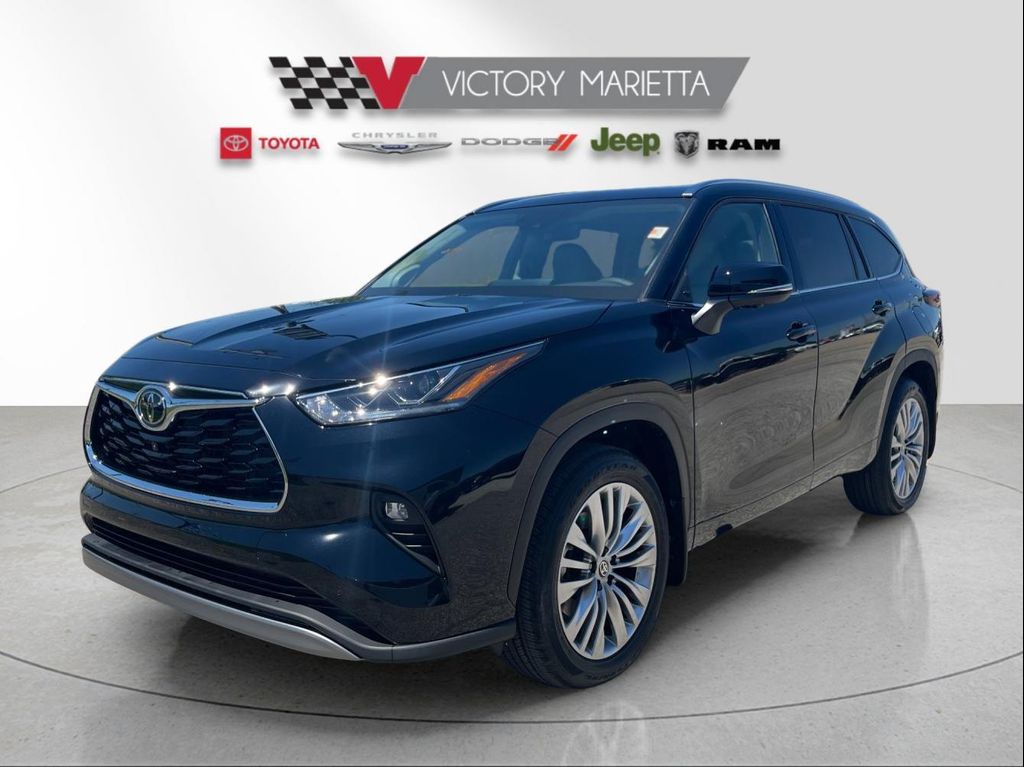 New 2026 Toyota Highlander Platinum