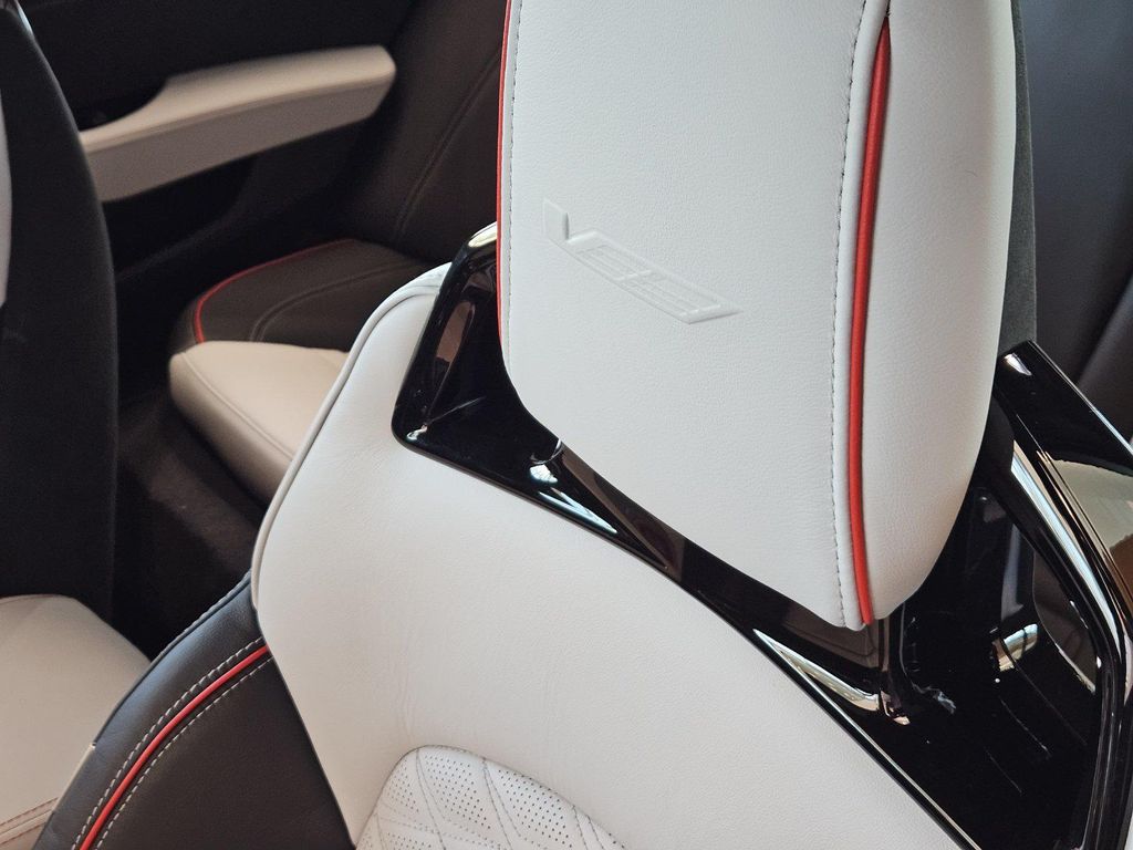 2026 Cadillac CT5-V V-SERIES BLACKWING RWD 缩略图 15