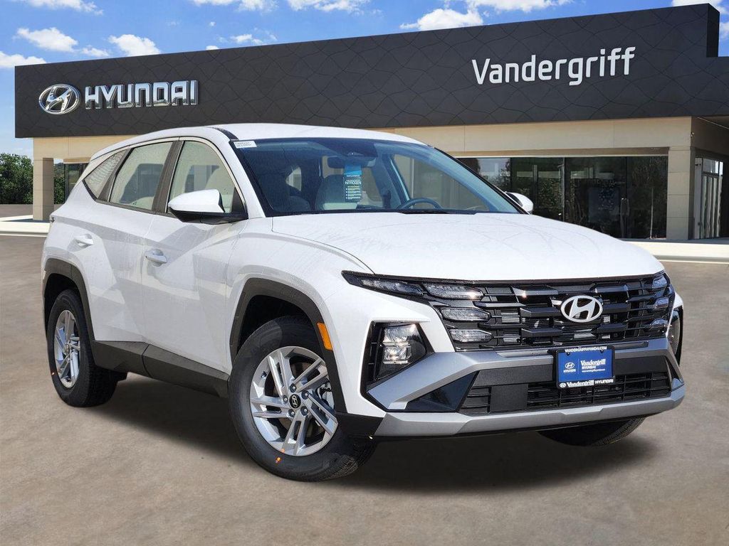 New 2026 Hyundai TUCSON SE