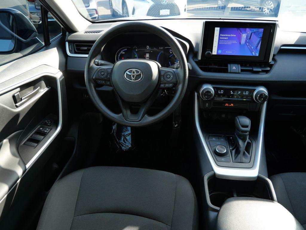 2025 Toyota RAV4 HYBRID LE — фото 12