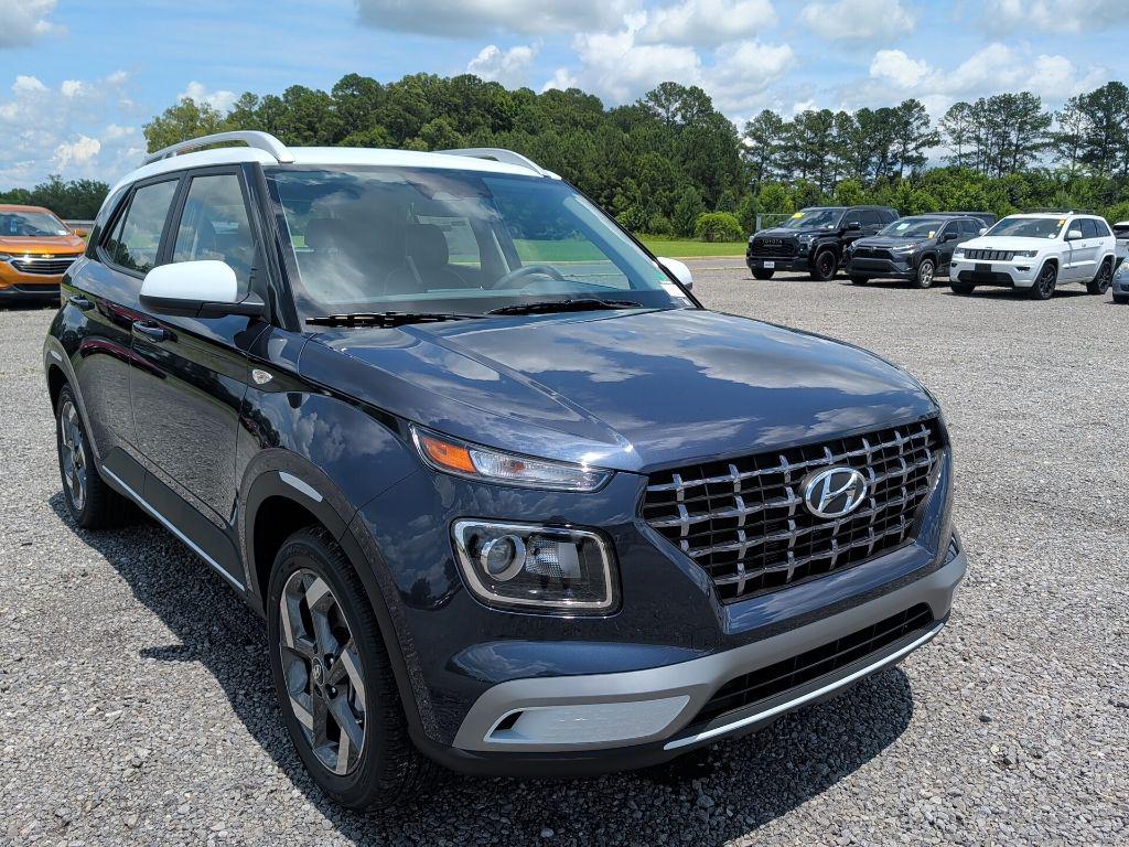 New 2026 Hyundai VENUE SEL w/Two-Tone Roof