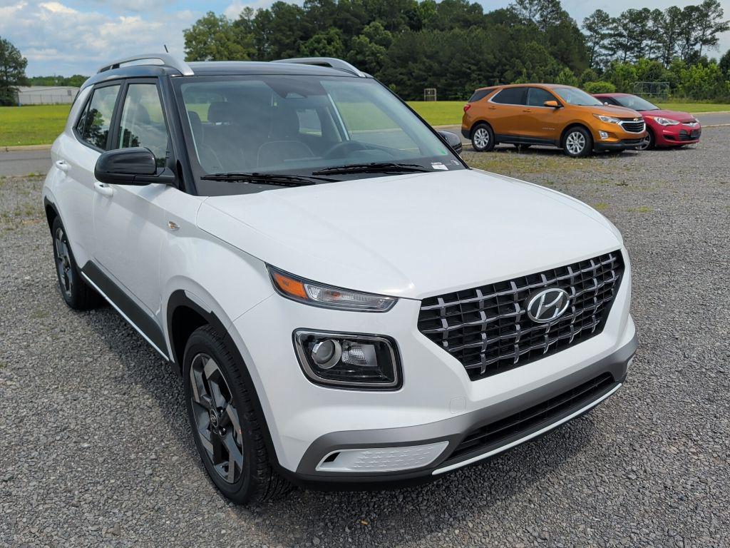 New 2026 Hyundai VENUE SEL w/Two-Tone Roof