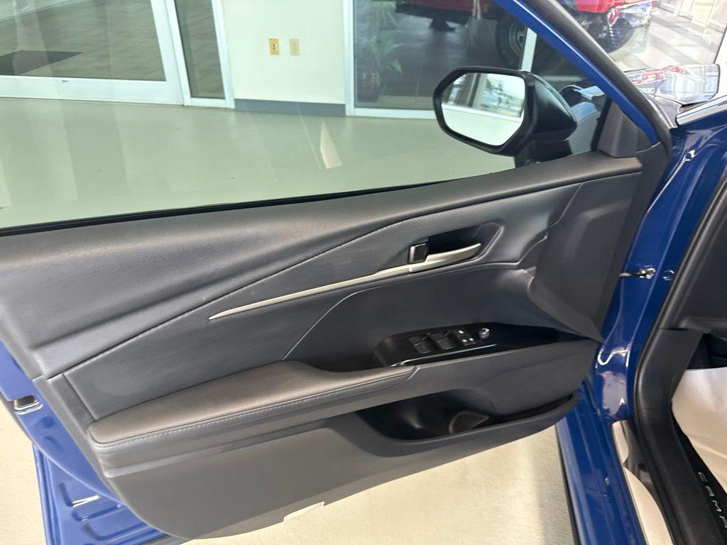 2025 Toyota CAMRY XSE — миниатюра 28