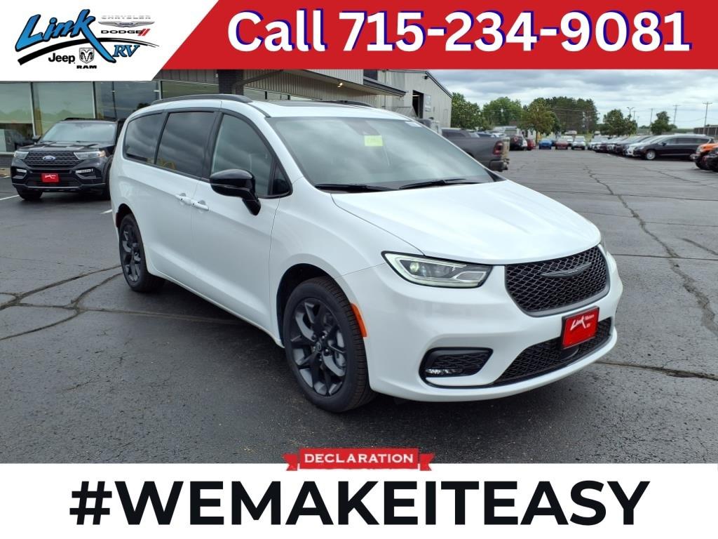 New 2026 Chrysler Pacifica Limited