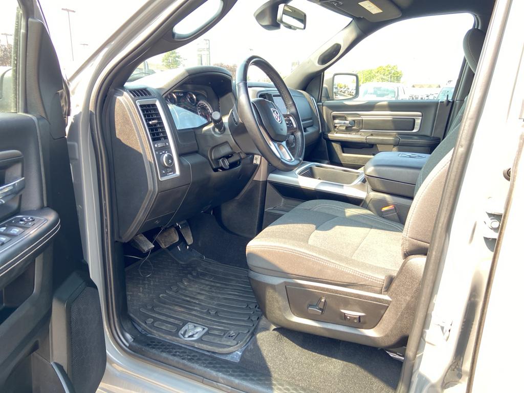 2022 RAM 1500 CLASSIC SLT photo 10