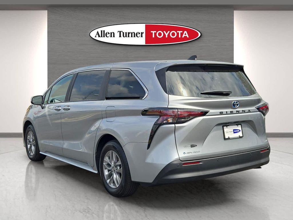 TOYOTA SIENNA - 9
