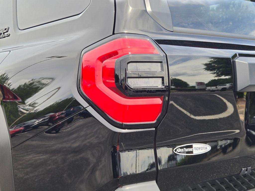 2026 Toyota 4RUNNER TRD OFF ROAD PREMIUM — фото 8