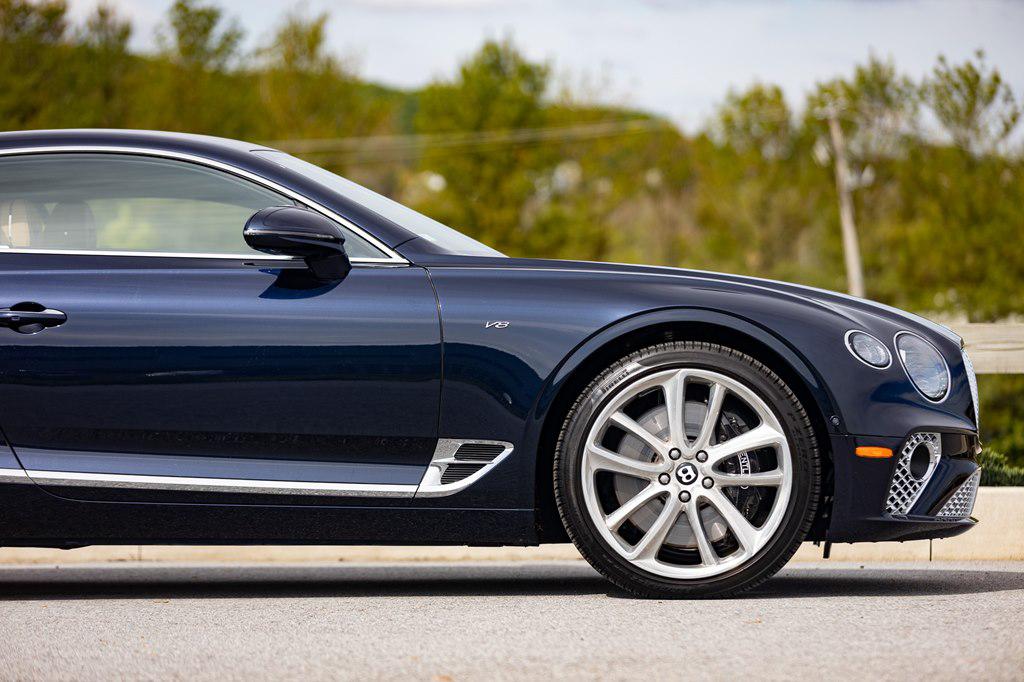 2022 Bentley CONTINENTAL GT V8 — миниатюра 15