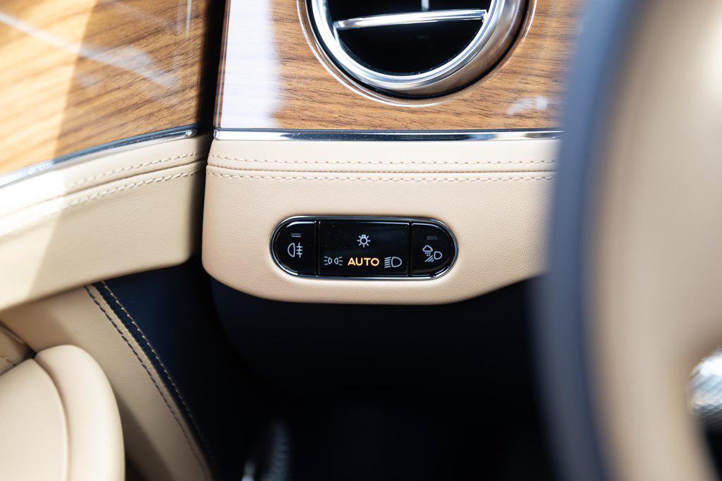 2022 Bentley CONTINENTAL GT V8 — миниатюра 28