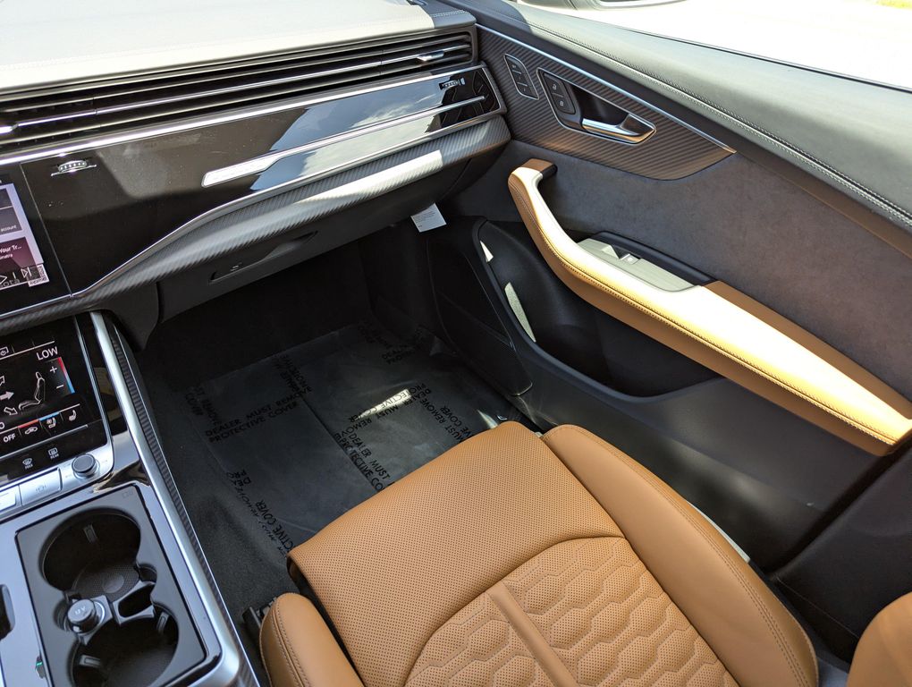 صورة مصغرة 14 لـ 2026 AUDI RS Q8 4.0T