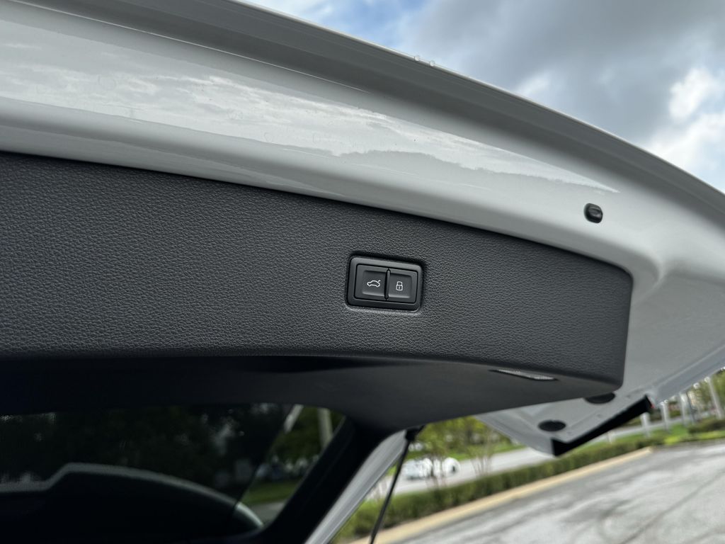 صورة 9 لـ 2026 AUDI SQ7 4.0T PREMIUM PLUS