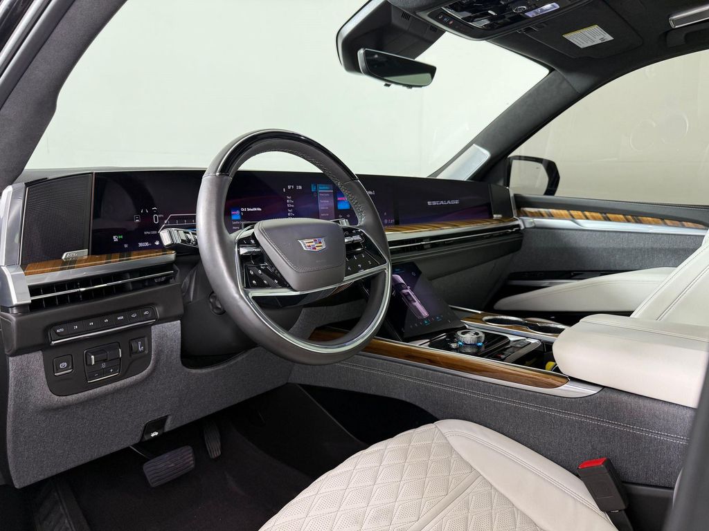 صورة 4 لـ 2025 Cadillac ESCALADE SPORT PLATINUM
