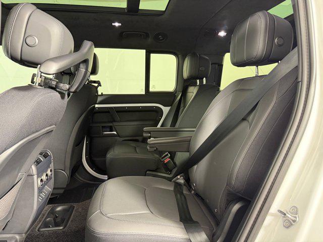 2026 LAND Rover DEFENDER V8 — миниатюра 13