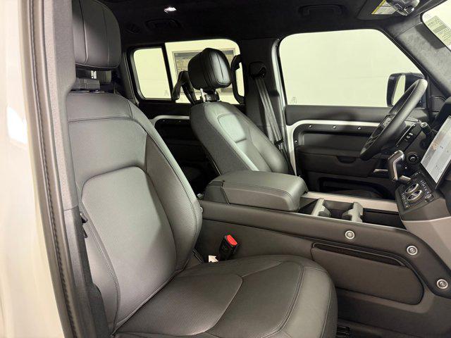 2026 LAND Rover DEFENDER V8 — миниатюра 27