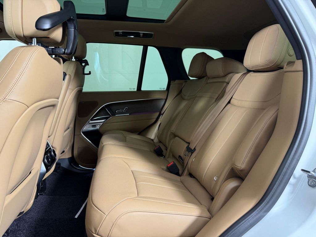 2026 LAND Rover RANGE ROVER P400 SE — миниатюра 14