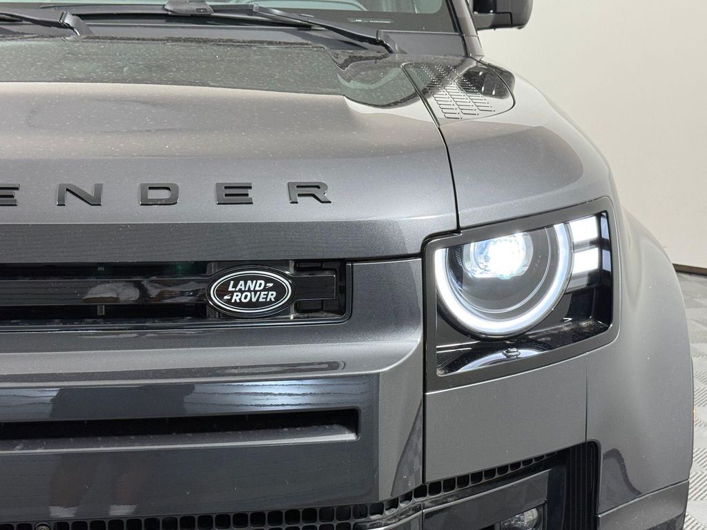 2026 LAND Rover DEFENDER P400 X-DYNAMIC SE thumbnail 12