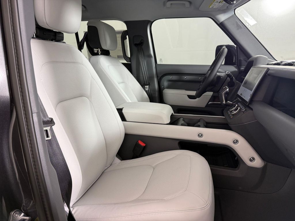 2026 LAND Rover DEFENDER P400 X-DYNAMIC SE thumbnail 23