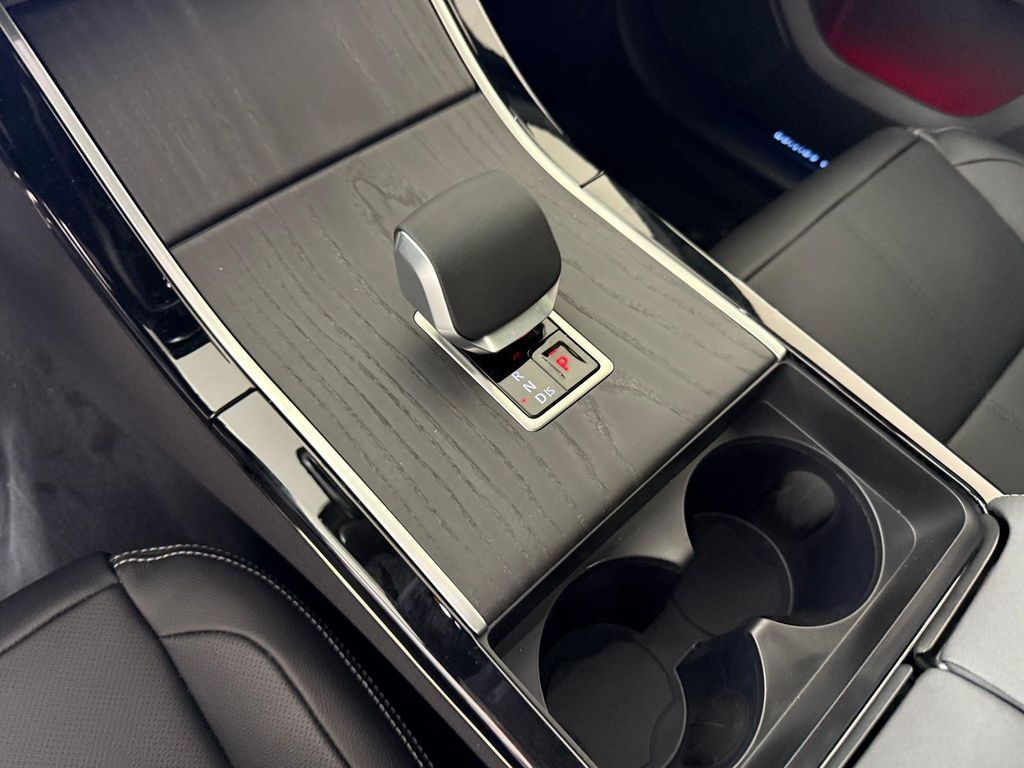 2026 LAND Rover RANGE ROVER VELAR BELGRAVIA EDITION photo 16