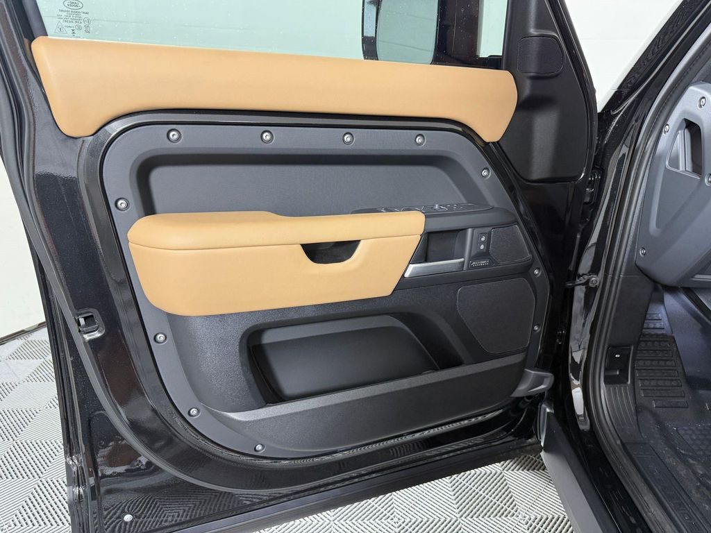 2026 LAND Rover DEFENDER P400 X-DYNAMIC SE — миниатюра 25