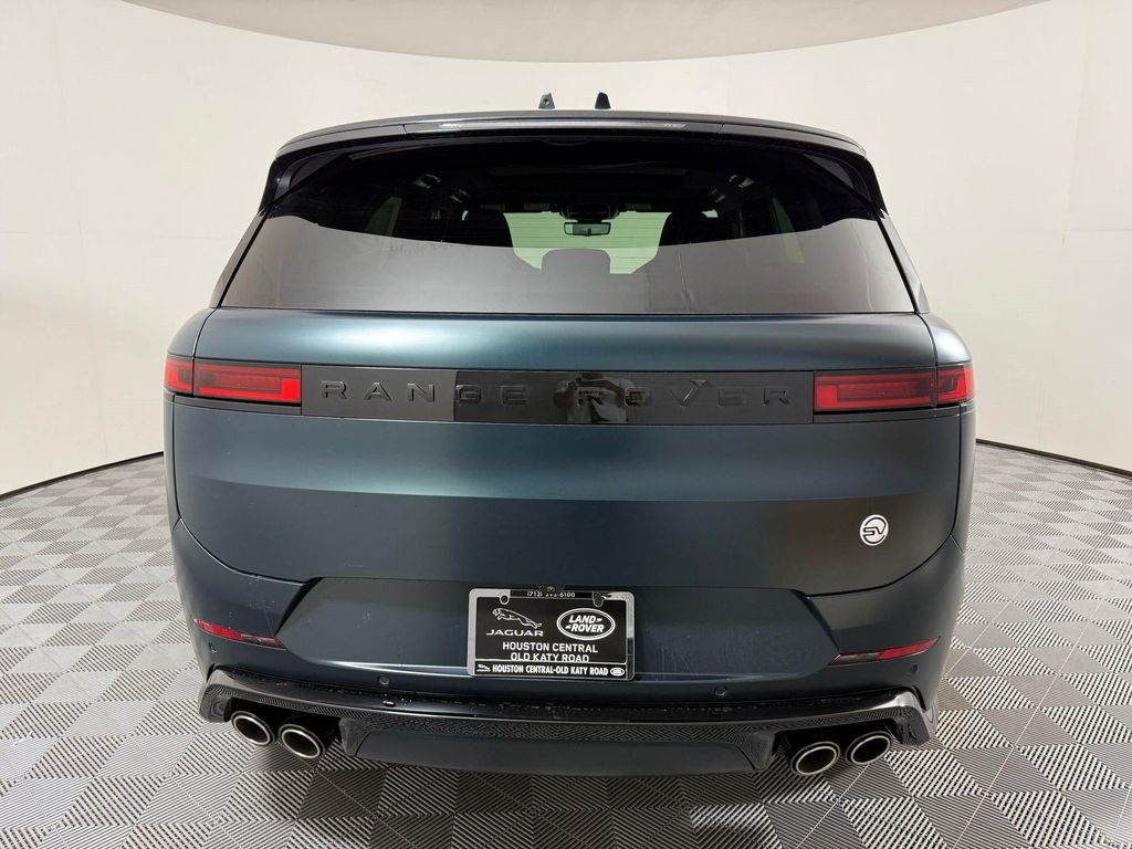 صورة 10 لـ 2026 LAND Rover RANGE ROVER SPORT P635 SV