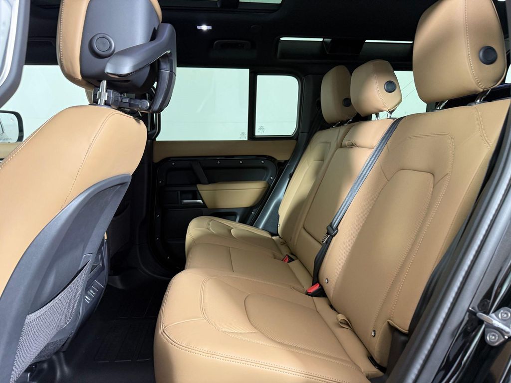 2026 LAND Rover DEFENDER P300 S — миниатюра 23