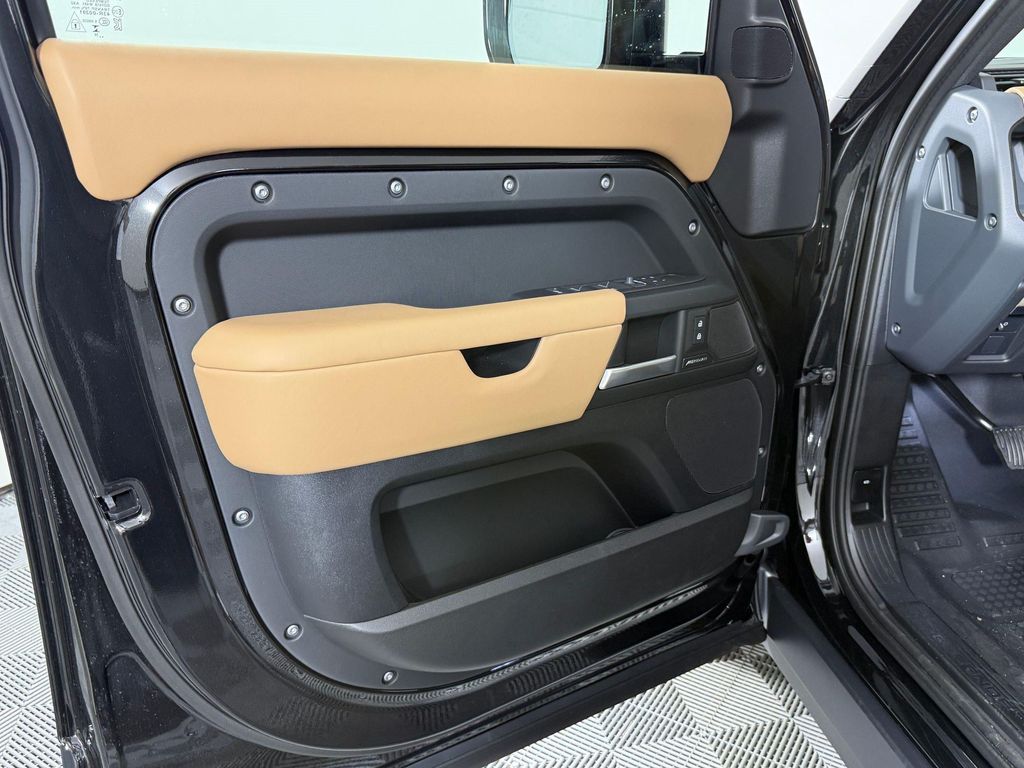 2026 LAND Rover DEFENDER P300 S — миниатюра 14