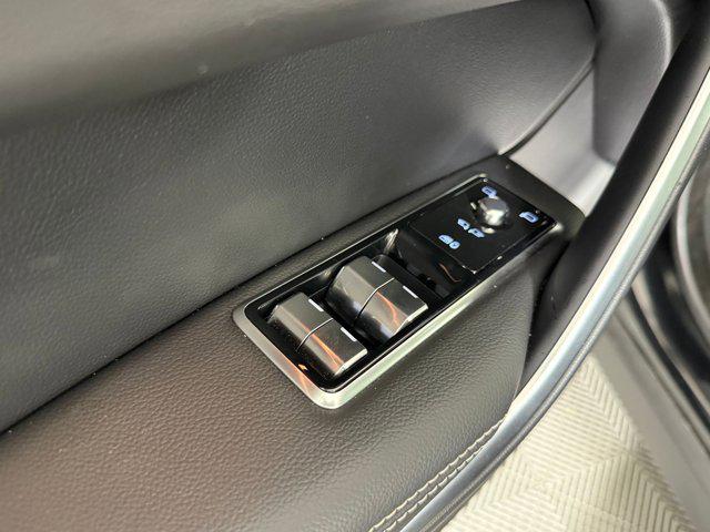 صورة مصغرة 13 لـ 2026 Jaguar F-PACE R-DYNAMIC S P250 AWD AUTOMATIC