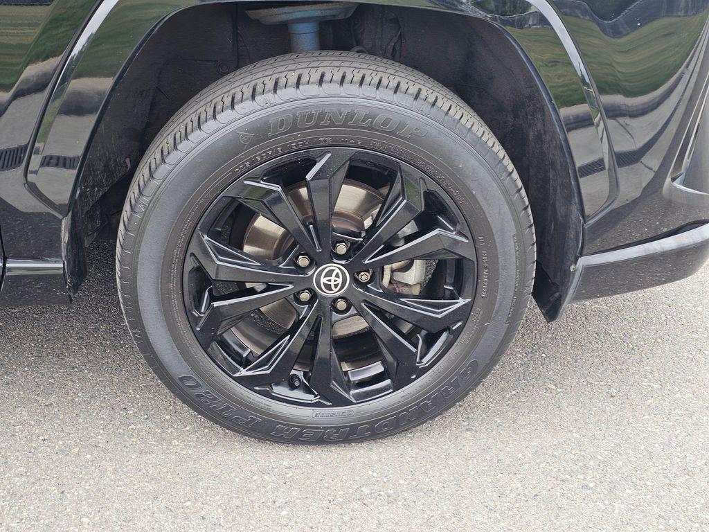 2022 Toyota RAV4 HYBRID SE — фото 9