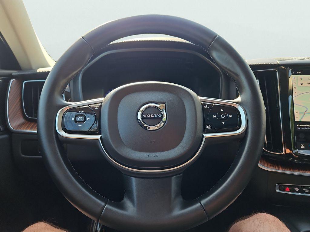 صورة مصغرة 33 لـ 2023 Volvo XC60 B5 ULTIMATE DARK THEME