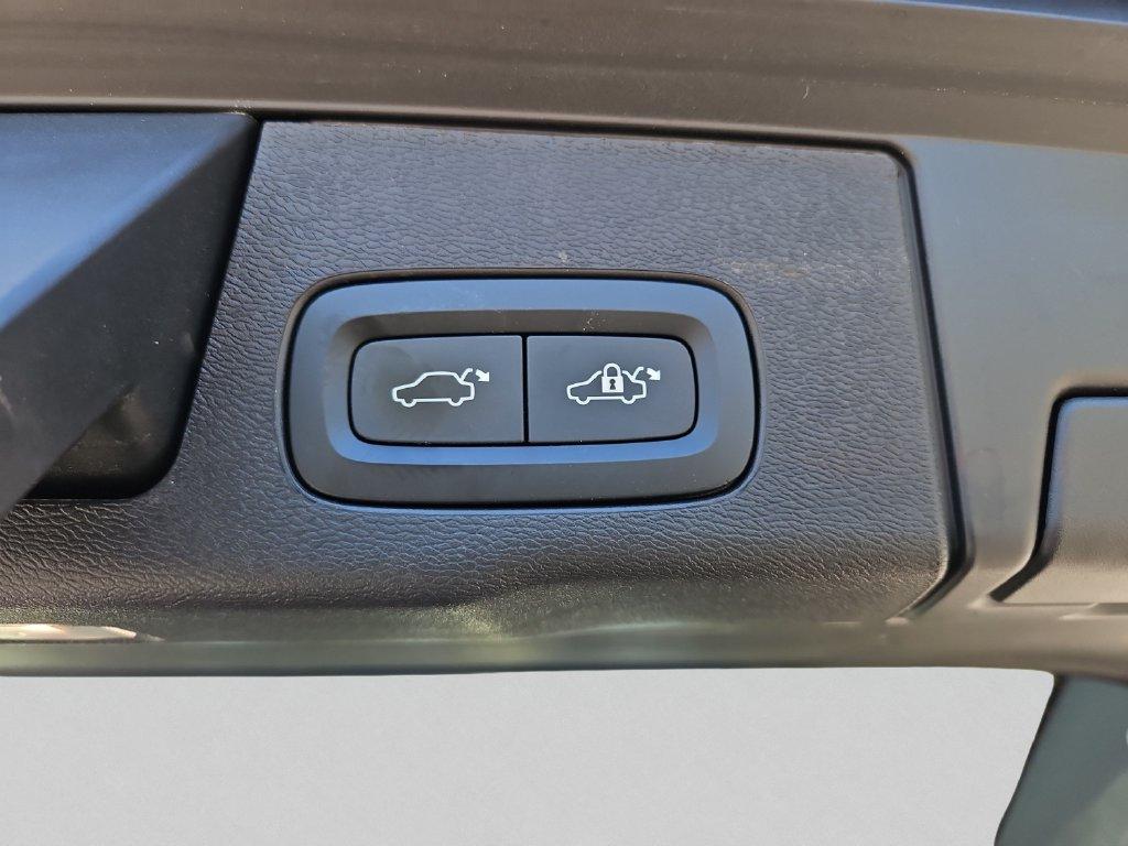 صورة مصغرة 19 لـ 2023 Volvo XC60 B5 ULTIMATE DARK THEME