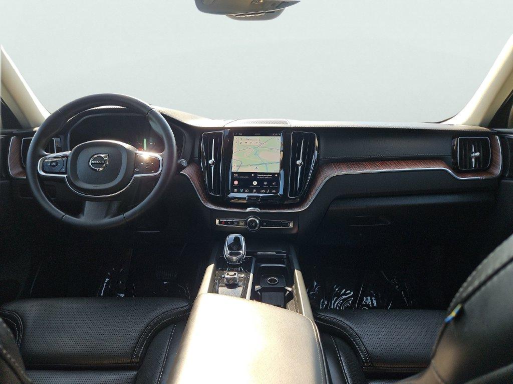 2023 Volvo XC60 B5 ULTIMATE DARK THEME — фото 7