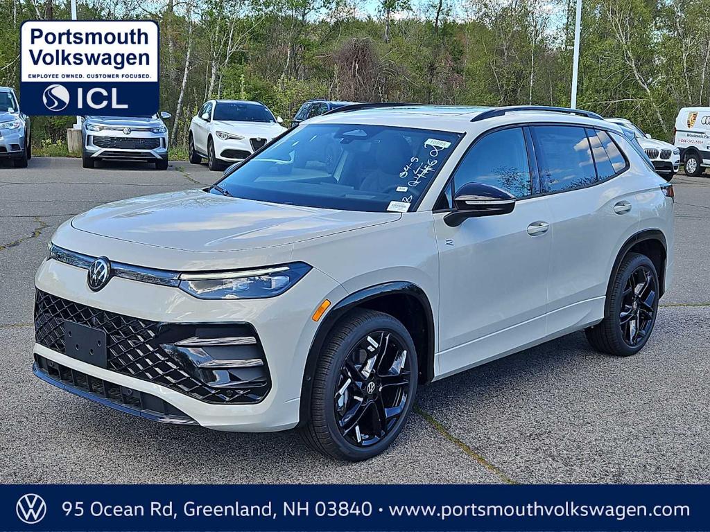 New 2026 Volkswagen Tiguan 2.0T SE R-Line Black