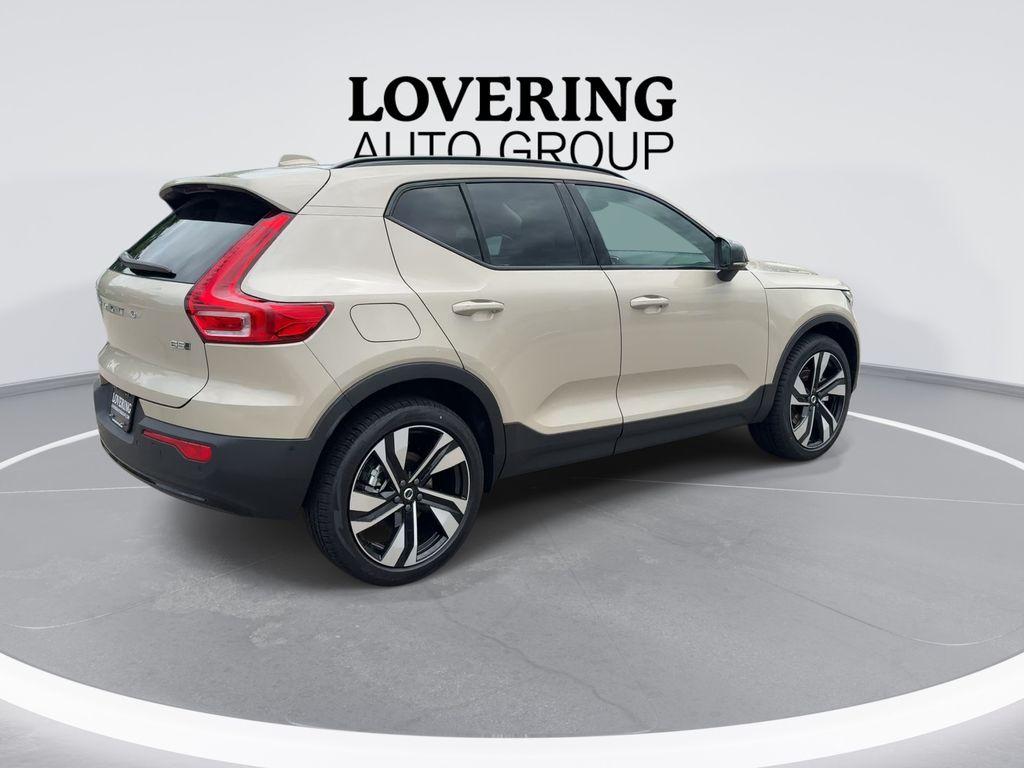 صورة 8 لـ 2026 Volvo XC40 B5 ULTRA