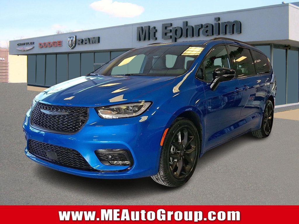 New 2026 Chrysler Pacifica L