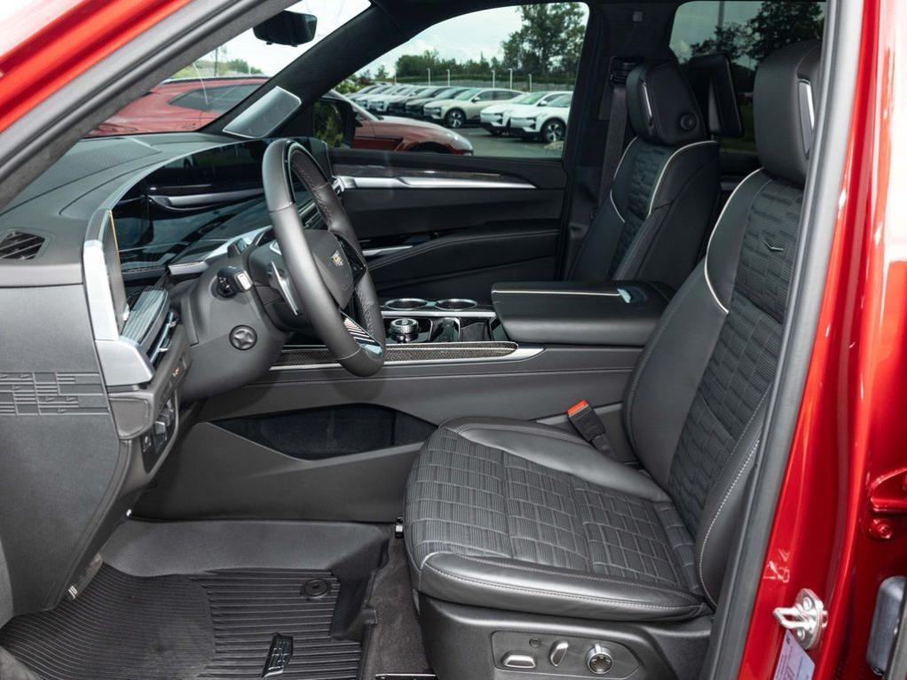 2025 Cadillac ESCALADE V-SERIES thumbnail 23