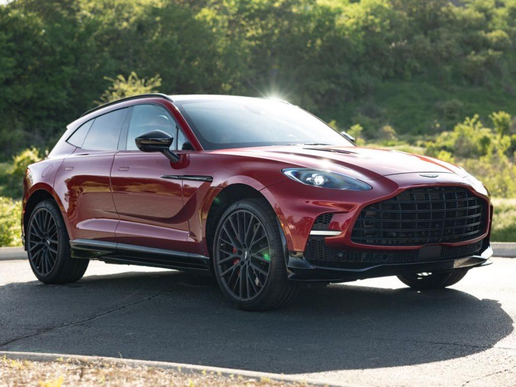 2024 ASTON MARTIN DBX 707 photo 9