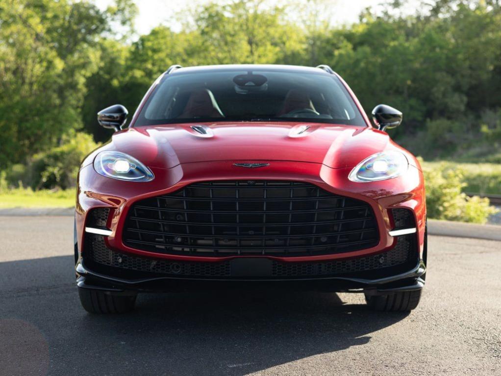 2024 ASTON MARTIN DBX 707 photo 10