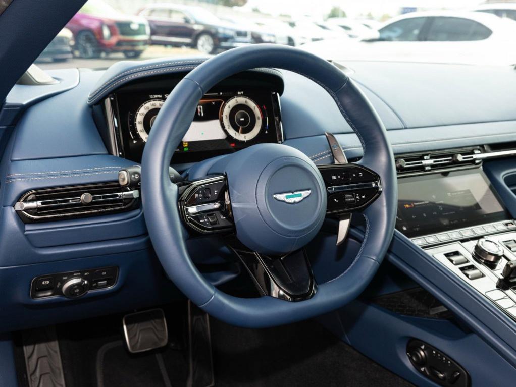 2025 Aston Martin DB12 BASE — миниатюра 24