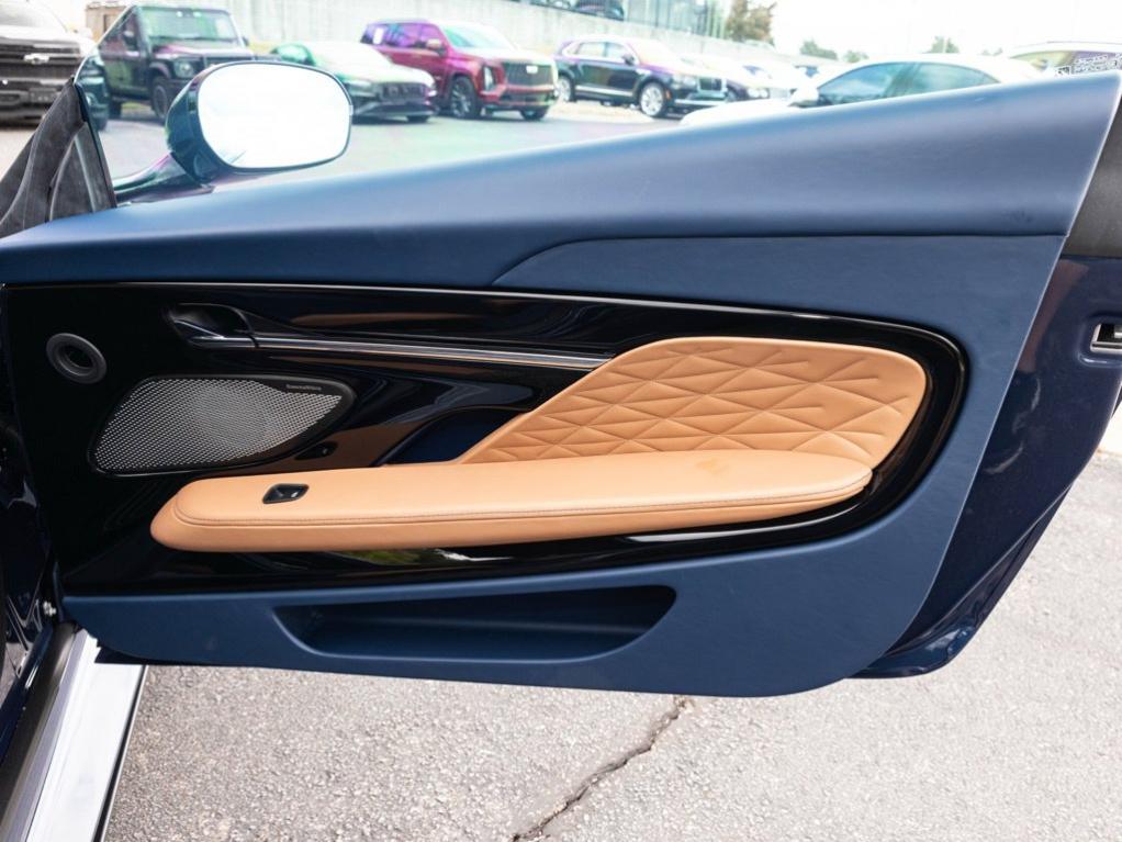 2025 Aston Martin DB12 BASE — миниатюра 52