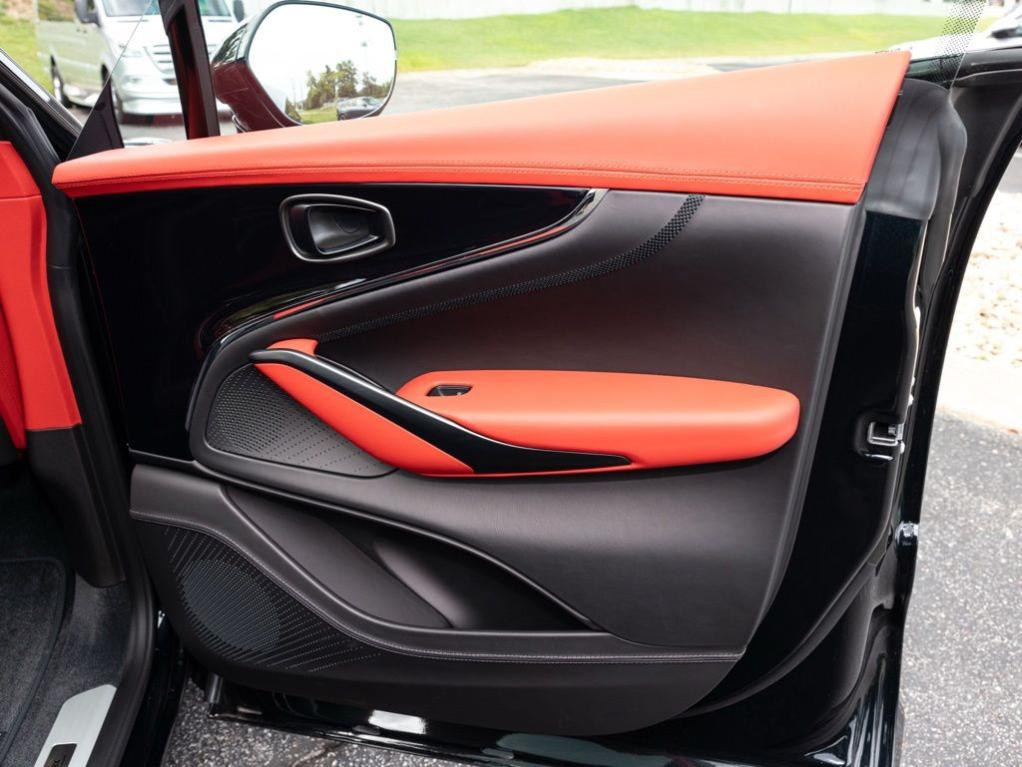 صورة مصغرة 60 لـ 2026 Aston Martin DBX 707