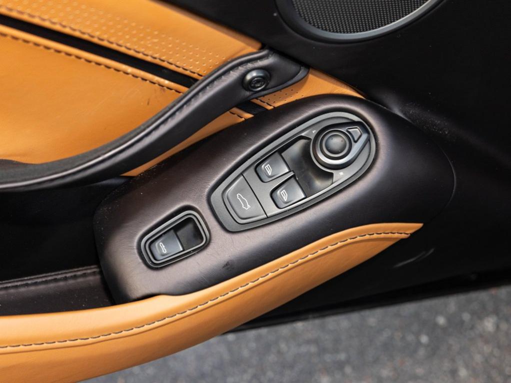 2022 Aston Martin VANTAGE 缩略图 19