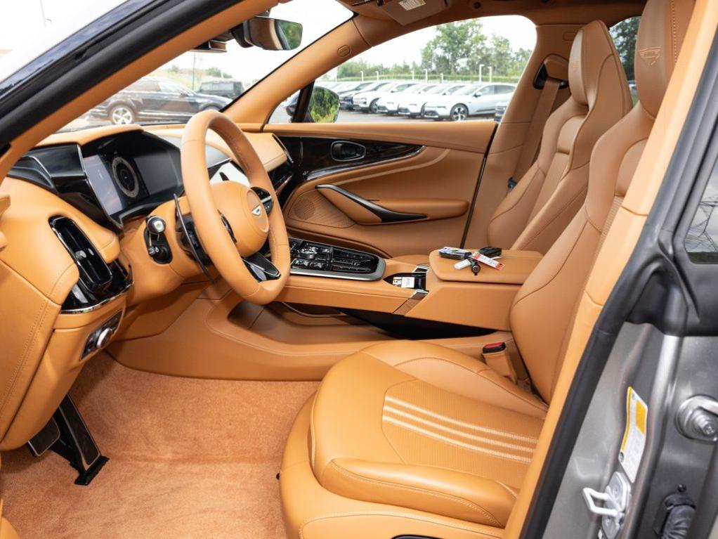 2026 Aston Martin DBX 707 — миниатюра 21