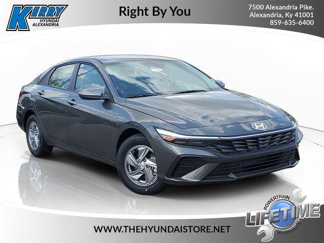New 2026 Hyundai ELANTRA SE