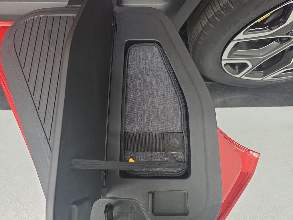 2023 Rivian R1T ADVENTURE QUAD MOTOR LARGE PACK — фото 32