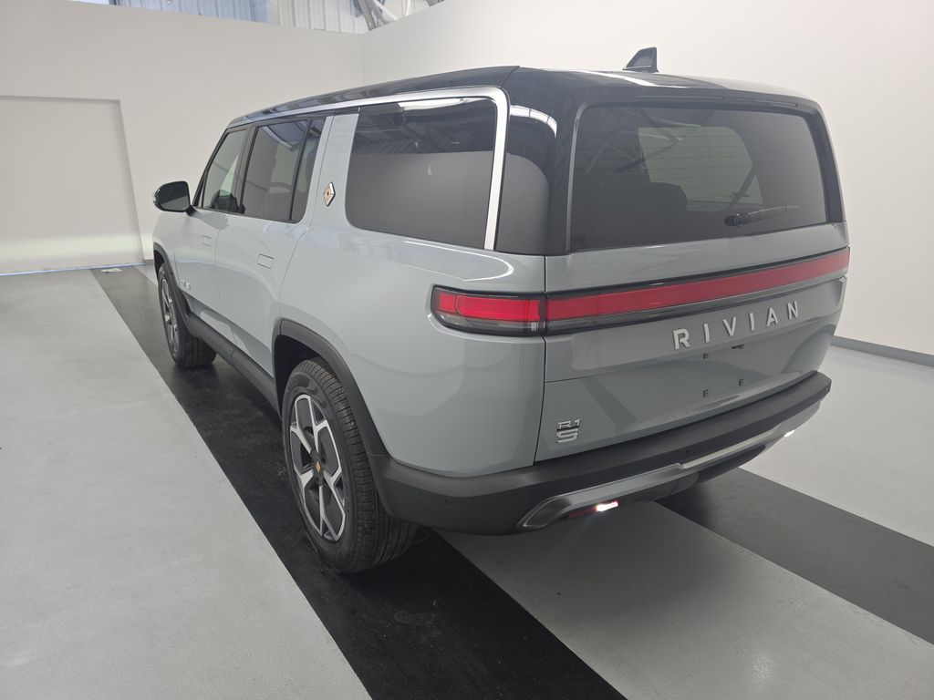 2024 Rivian R1S ADVENTURE PACKAGE — фото 3