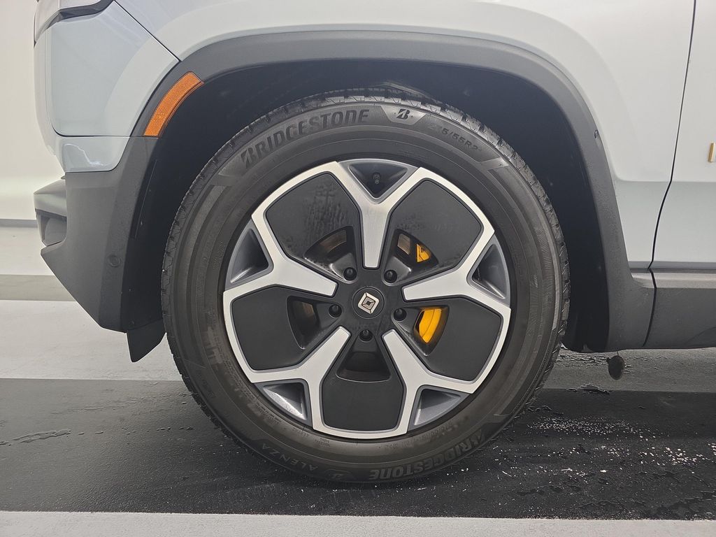 2024 Rivian R1S ADVENTURE QUAD MOTOR LARGE PACK — фото 9